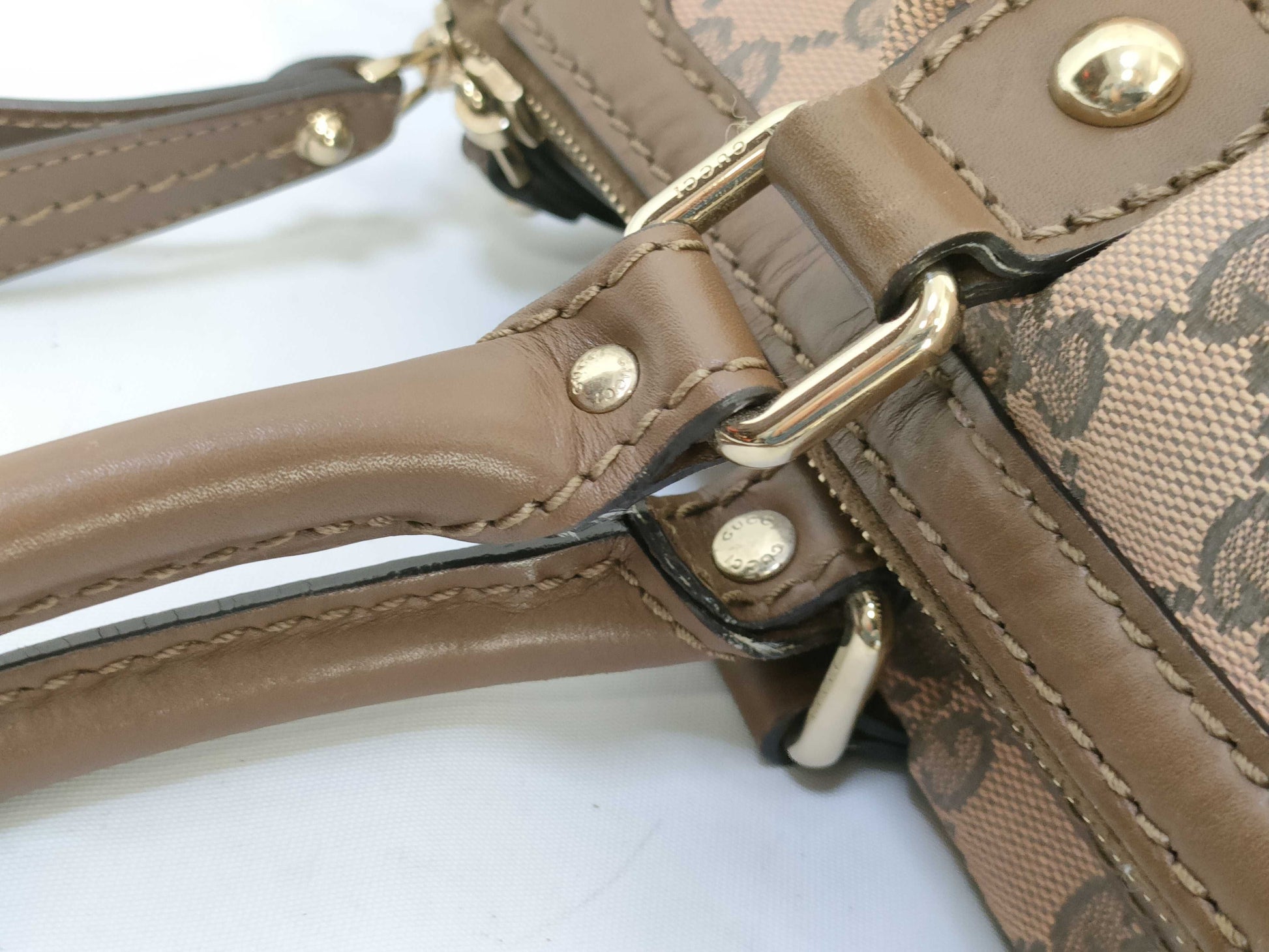 GUCCI GG Supreme handbag without shoulder strap
