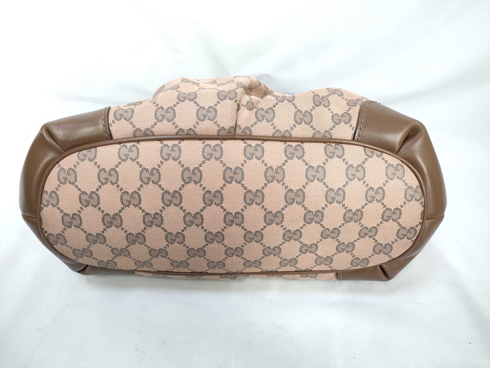 GUCCI GG Supreme handbag without shoulder strap