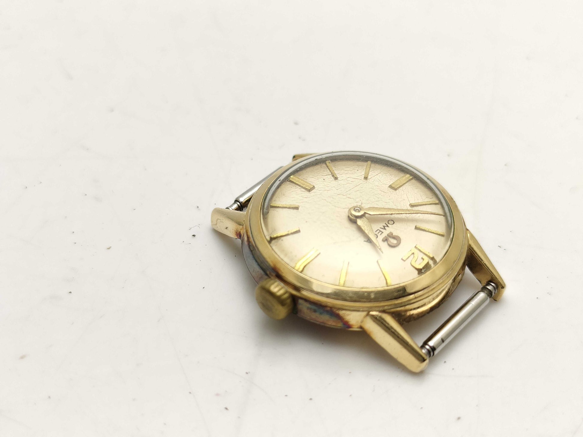OMEGA Women's Hand-Wound Plastic Crystal Women's Watch