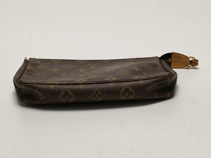 LOUIS VUITTON Monogram M40712 Pochette Accessoires Pouch