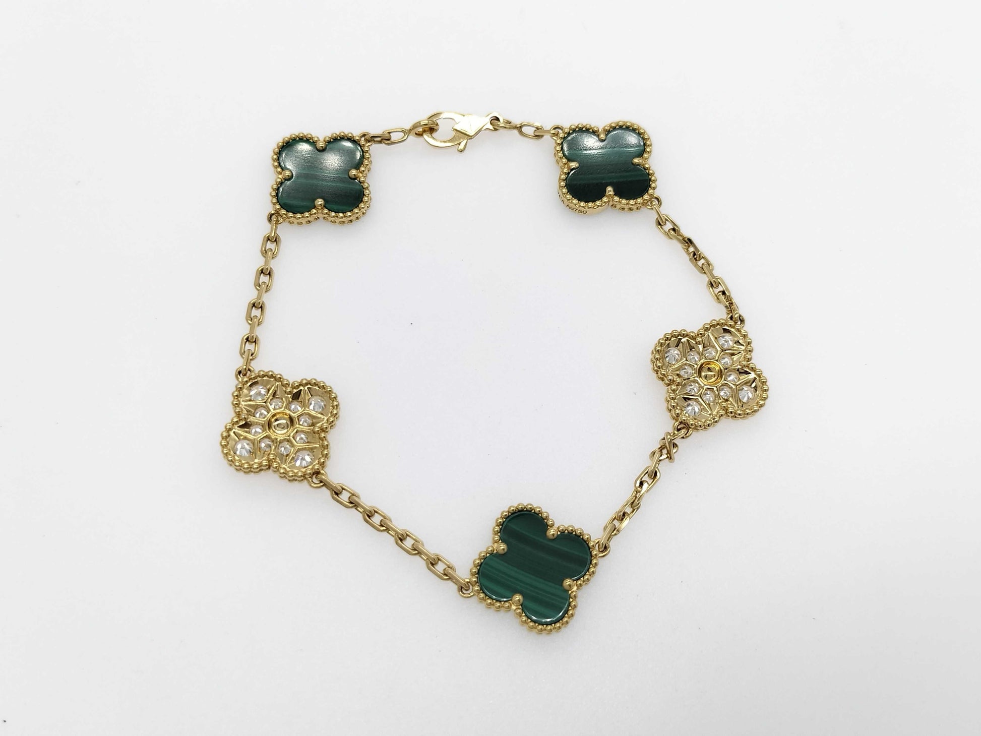Van Cleef & Arpels Vintage Alhambra Malachite and Diamond Bracelet in Yellow Gold and Au750, 12.9g 