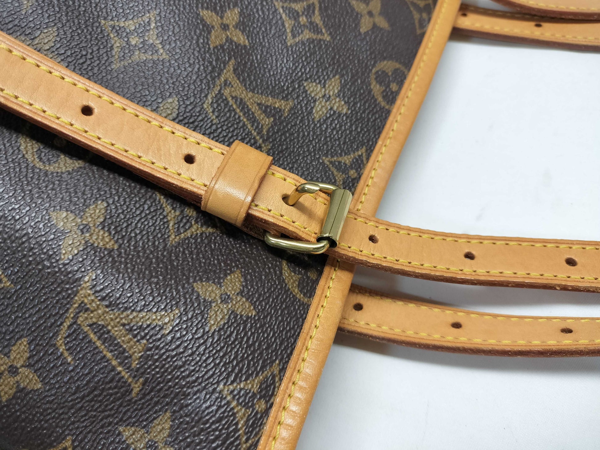 LOUIS VUITTON Monogram Bucket GM Shoulder Bag