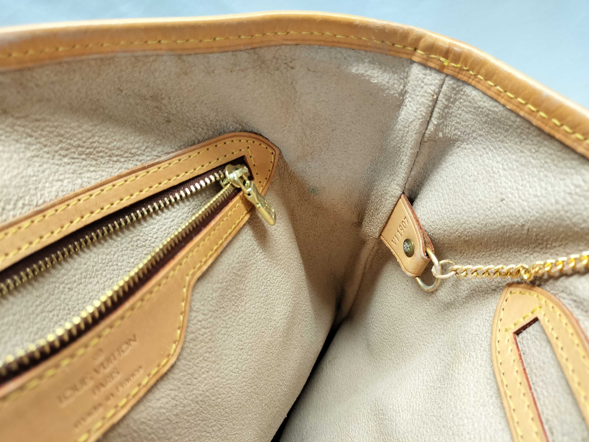 LOUIS VUITTON Monogram Bucket GM Shoulder Bag