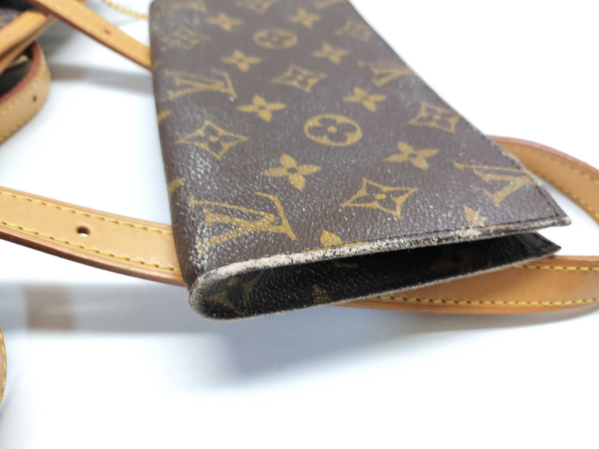 LOUIS VUITTON Monogram Bucket GM Shoulder Bag