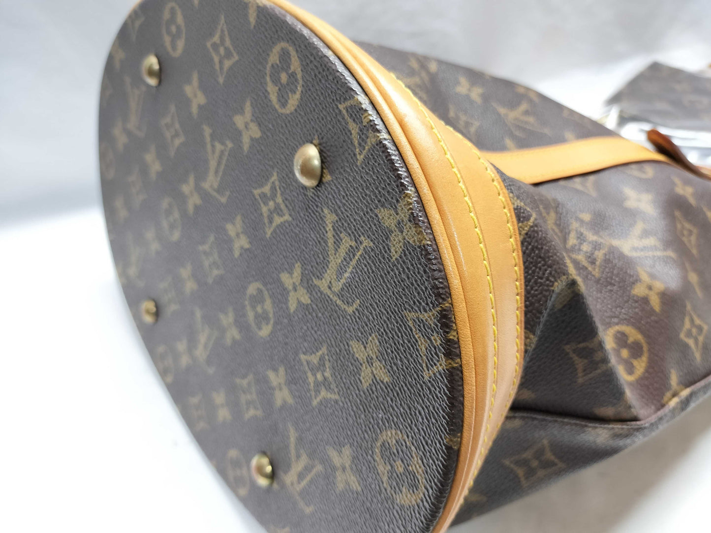 LOUIS VUITTON Monogram Bucket GM Shoulder Bag