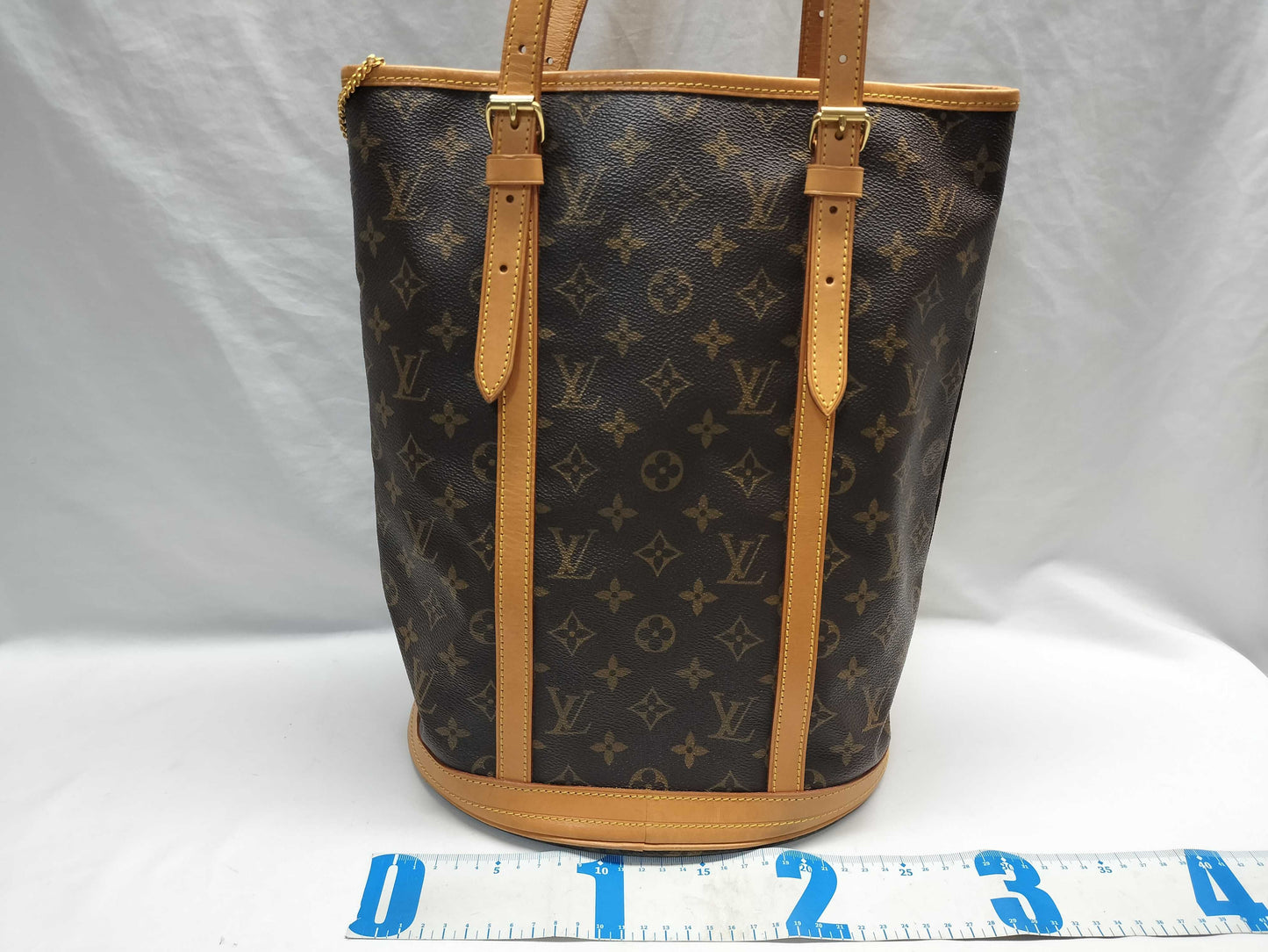 LOUIS VUITTON Monogram Bucket GM Shoulder Bag