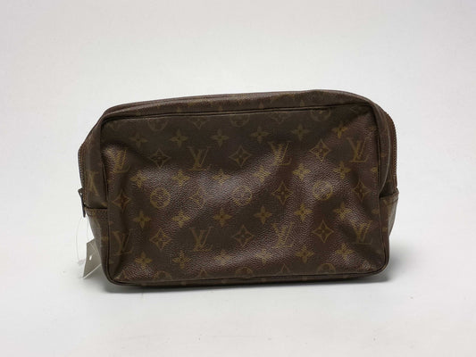 LOUIS VUITTON Monogram True Toilet 28 Pouch