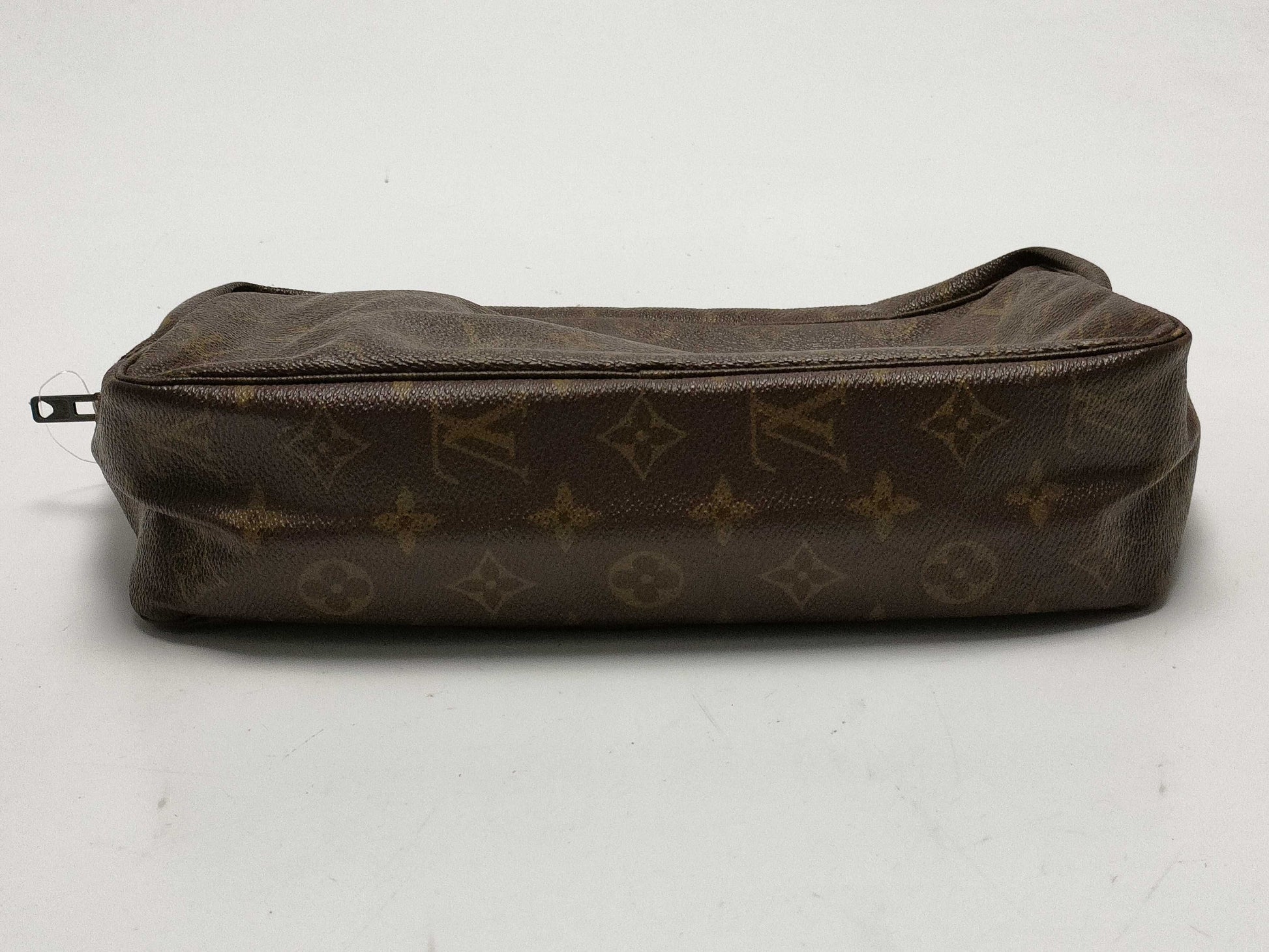 LOUIS VUITTON Monogram True Toilet 28 Pouch