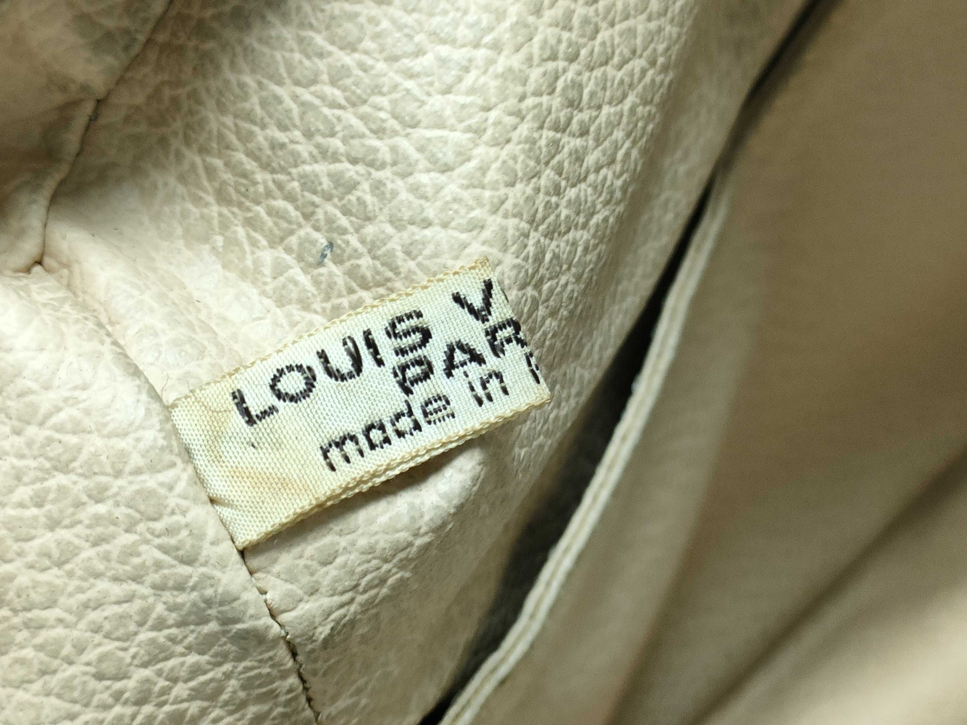 LOUIS VUITTON Monogram True Toilet 28 Pouch