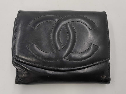CHANEL Coco Lambskin Tri-fold Wallet 