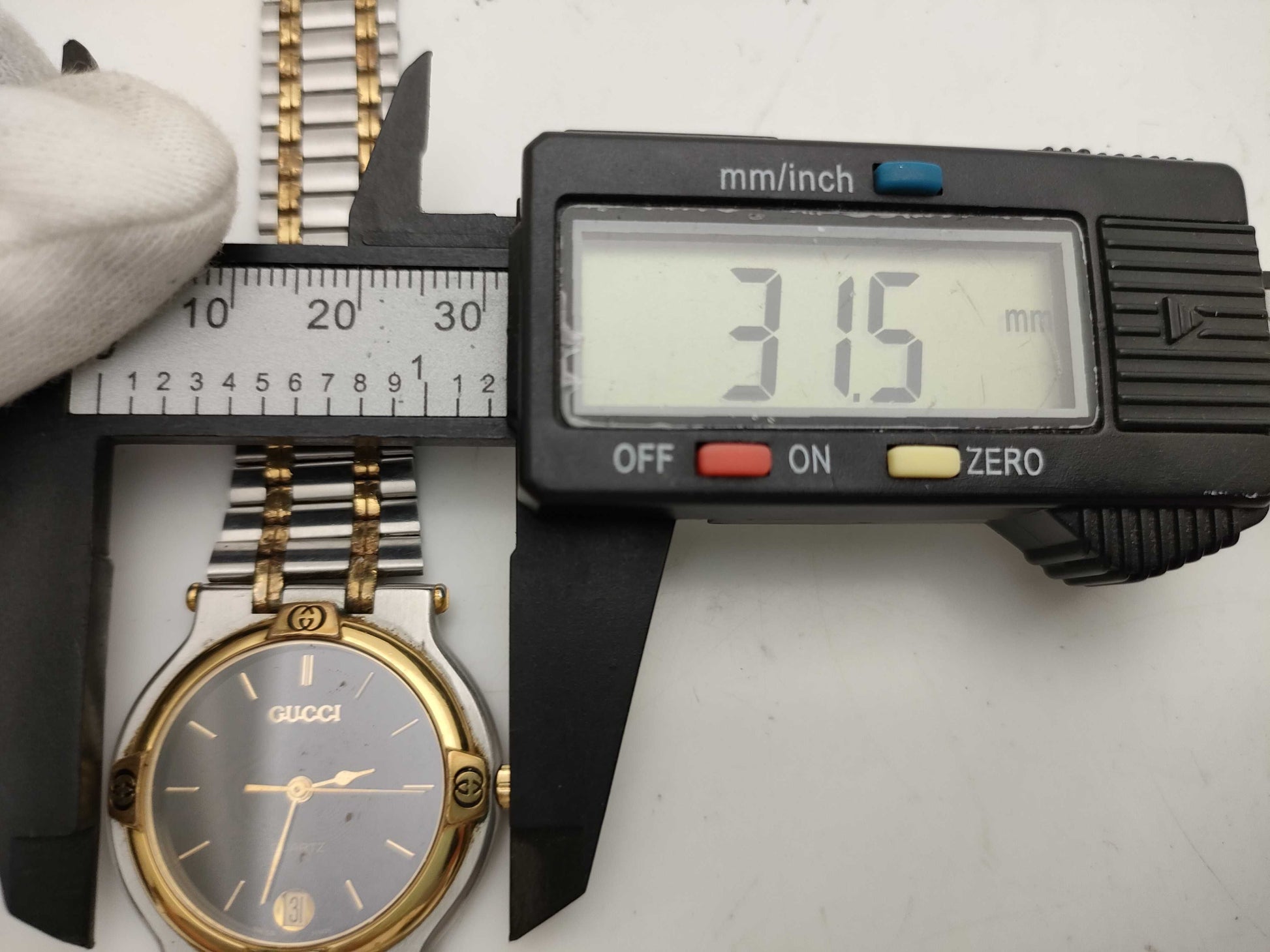 GUCCI 9000M Women's Watch