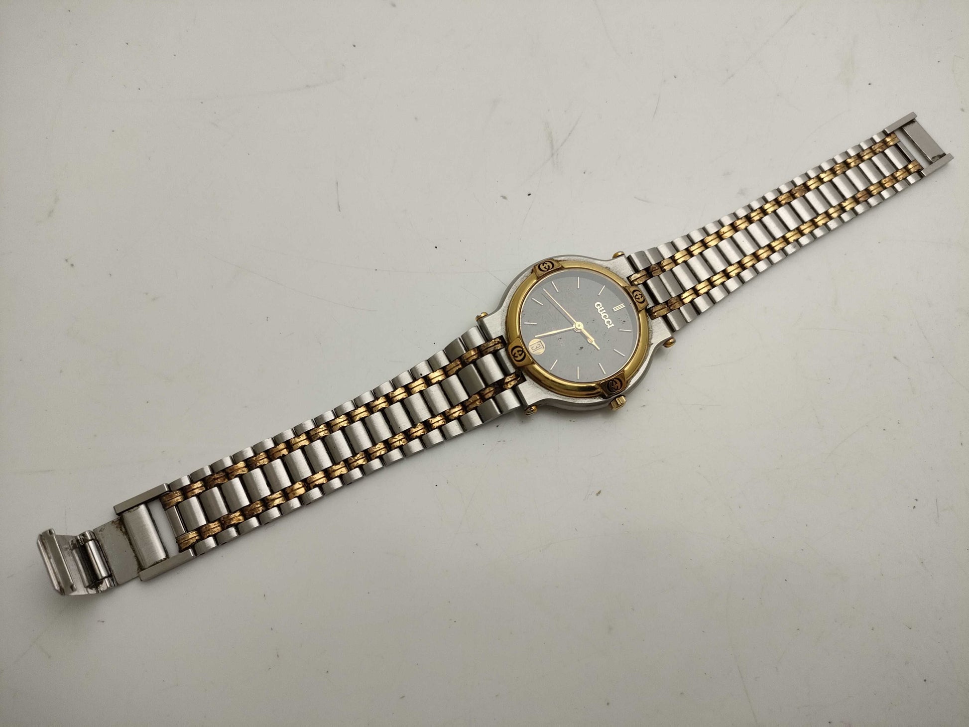 GUCCI 9000M Women's Watch