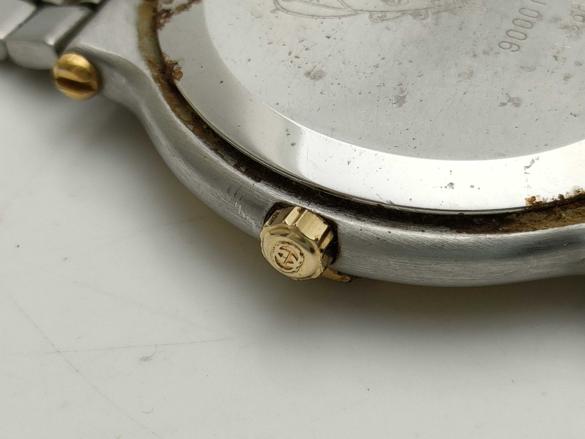 GUCCI 9000M Women's Watch