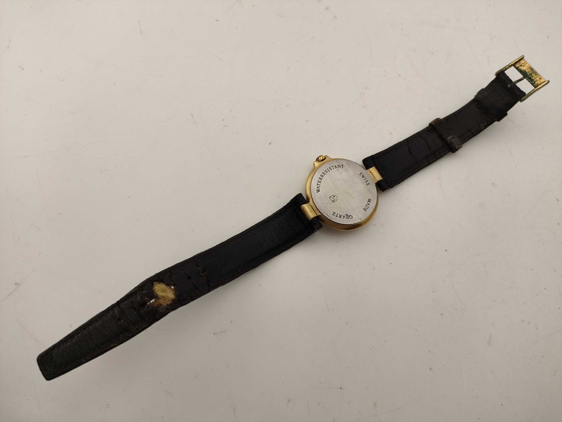dunhill Men's Quartz Date Gold P6 16314 Unoperated Women's Watch