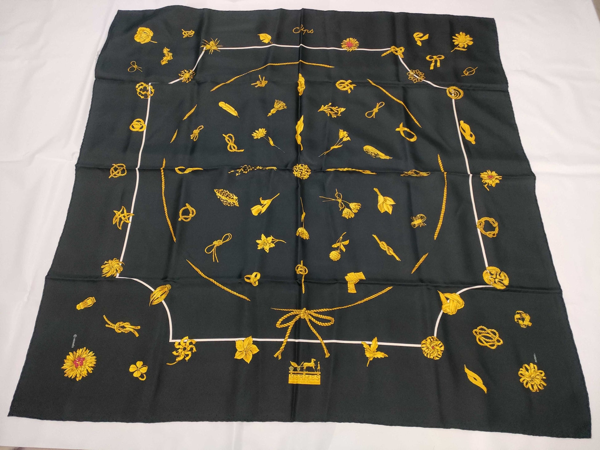 HERMES Carre Clips Scarf