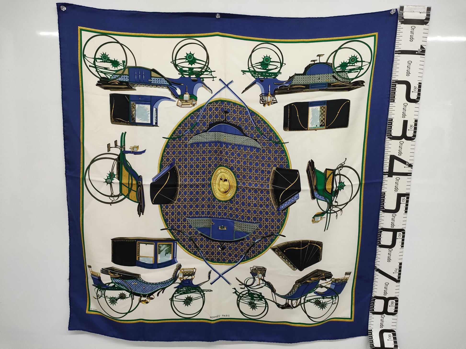 HERMES Carré 90 Folding Canopy Carriage Scarf