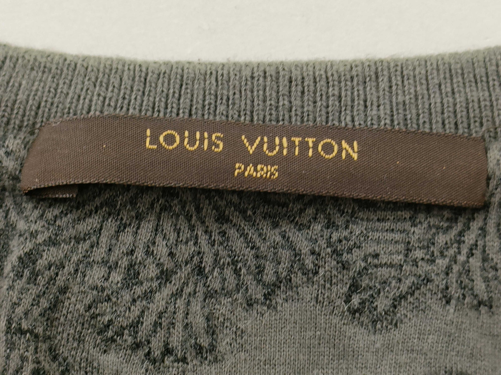 LOUIS VUITTON Knit Sweater Tops