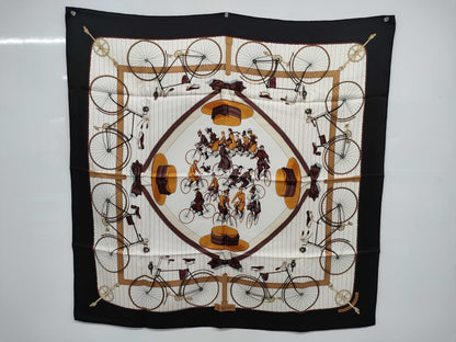 HERMES Carre Hermes LES BECANES Scarf
