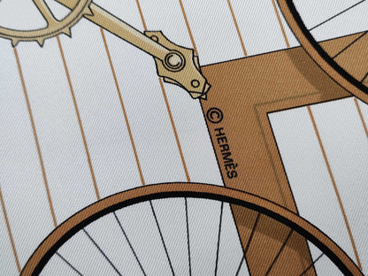 HERMES Carre Hermes LES BECANES Scarf