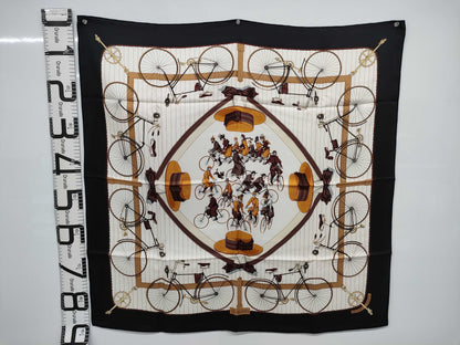 HERMES Carre Hermes LES BECANES Scarf