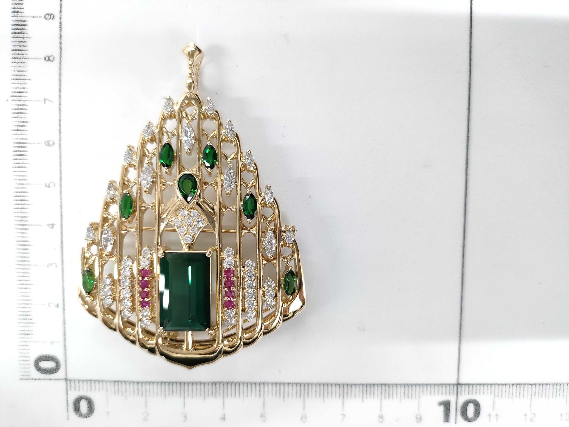 Total length 9.86/2.07ct, R 0.46ct, D 2.59ct, K18, 43.2g, Brooch 