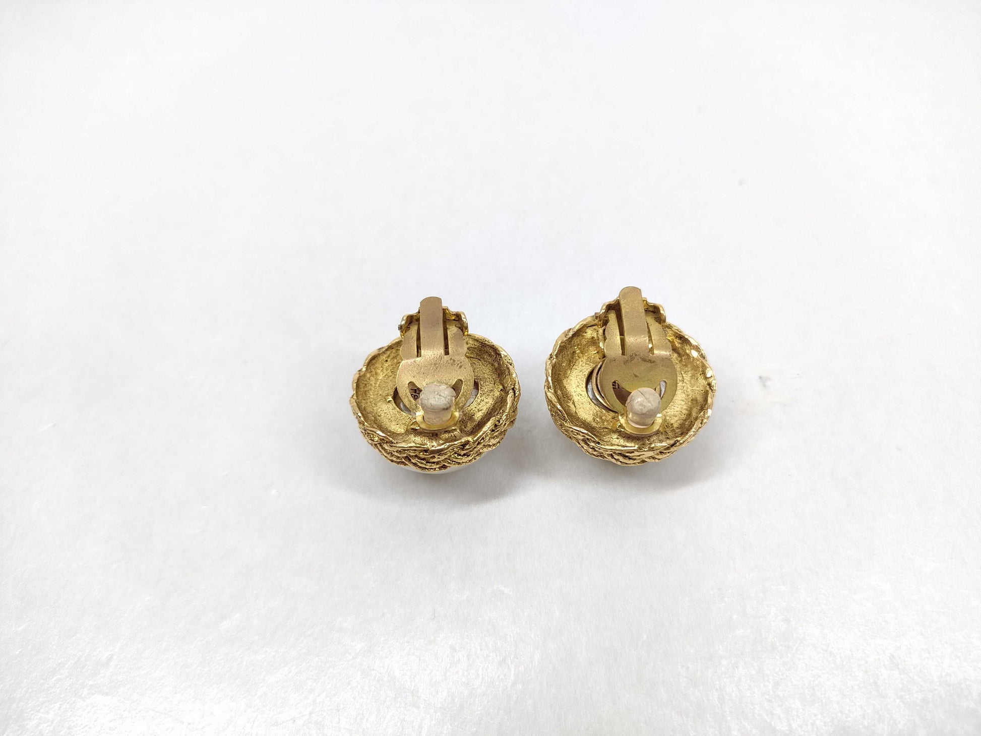 CHANEL pearl earrings