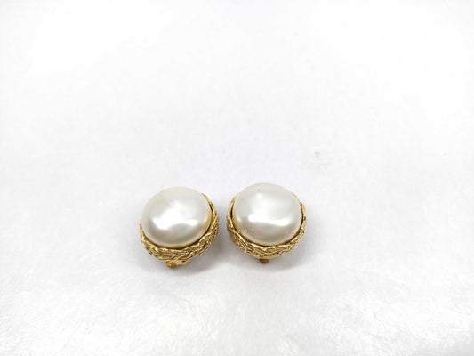CHANEL pearl earrings