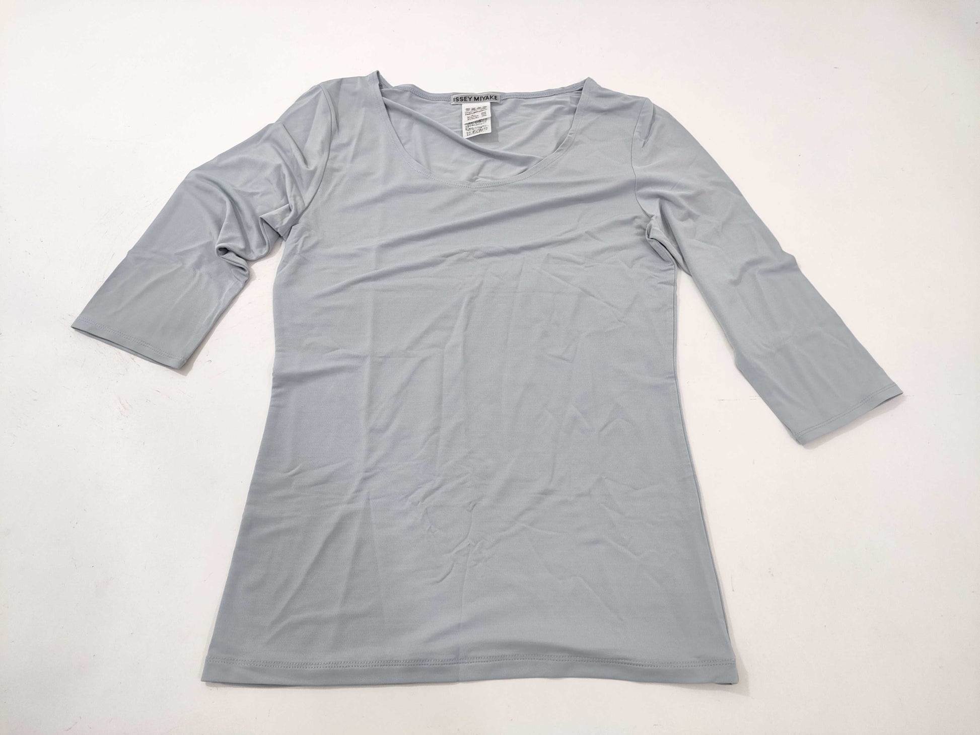 ISSEY MIYAKE / Tops Tops
