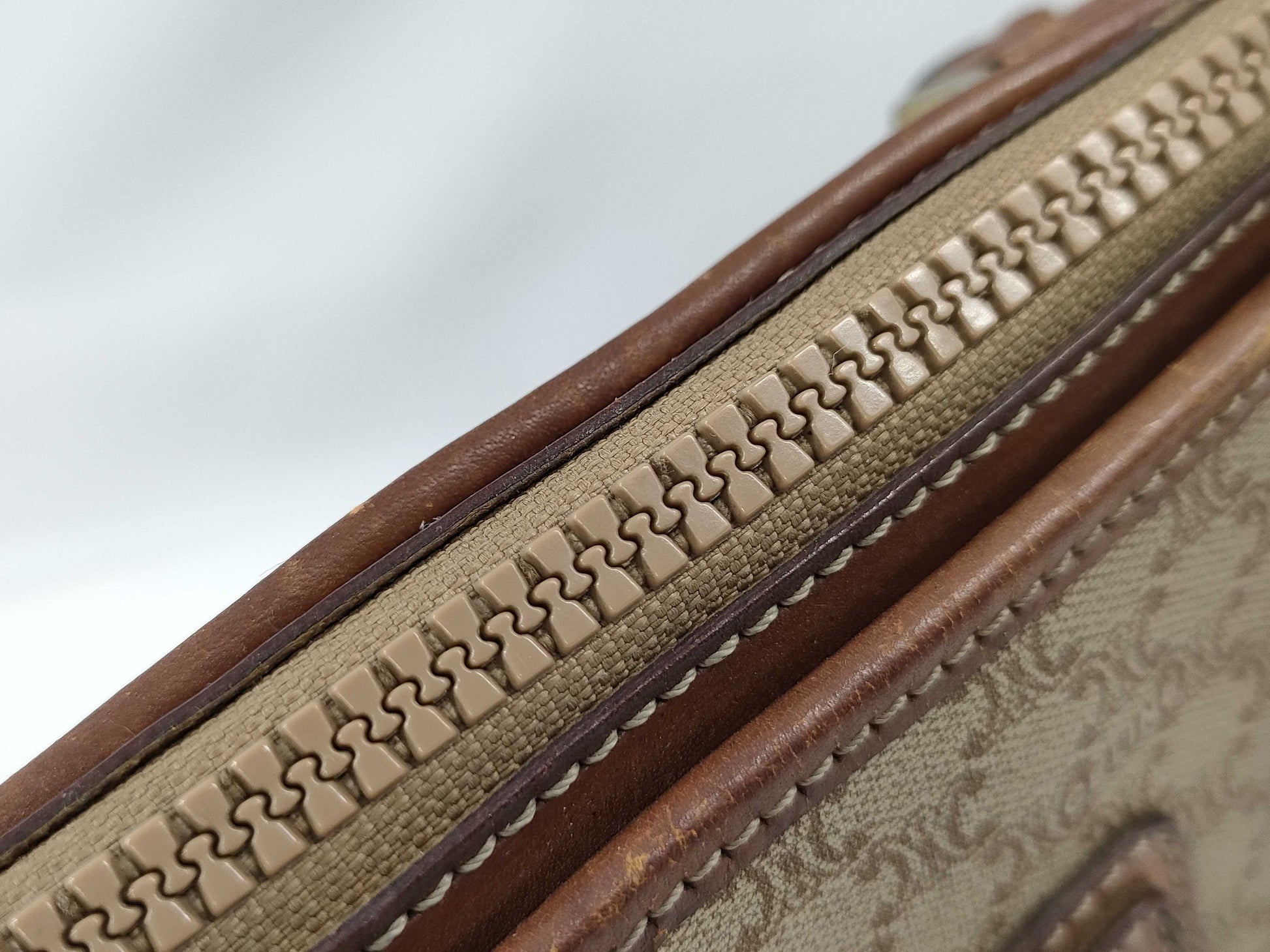 CELINE Handbag