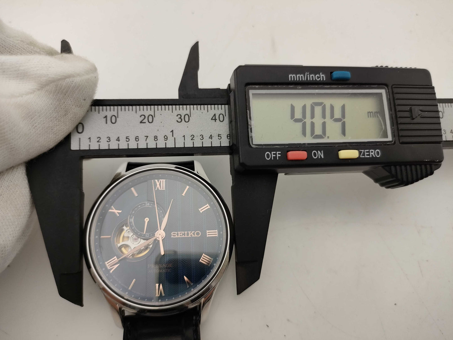 SEIKO 4R39-00W0 Men's Watch