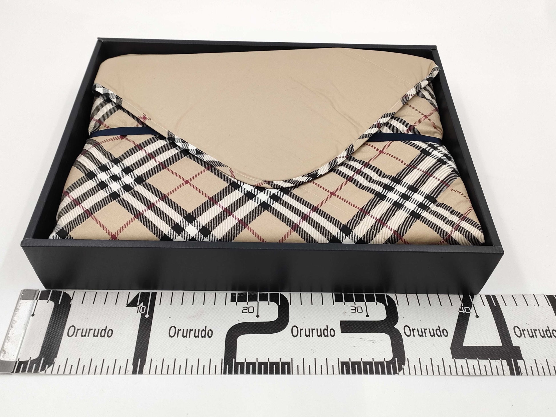 BURBERRY Nova Check Scarf/Shelf Pad