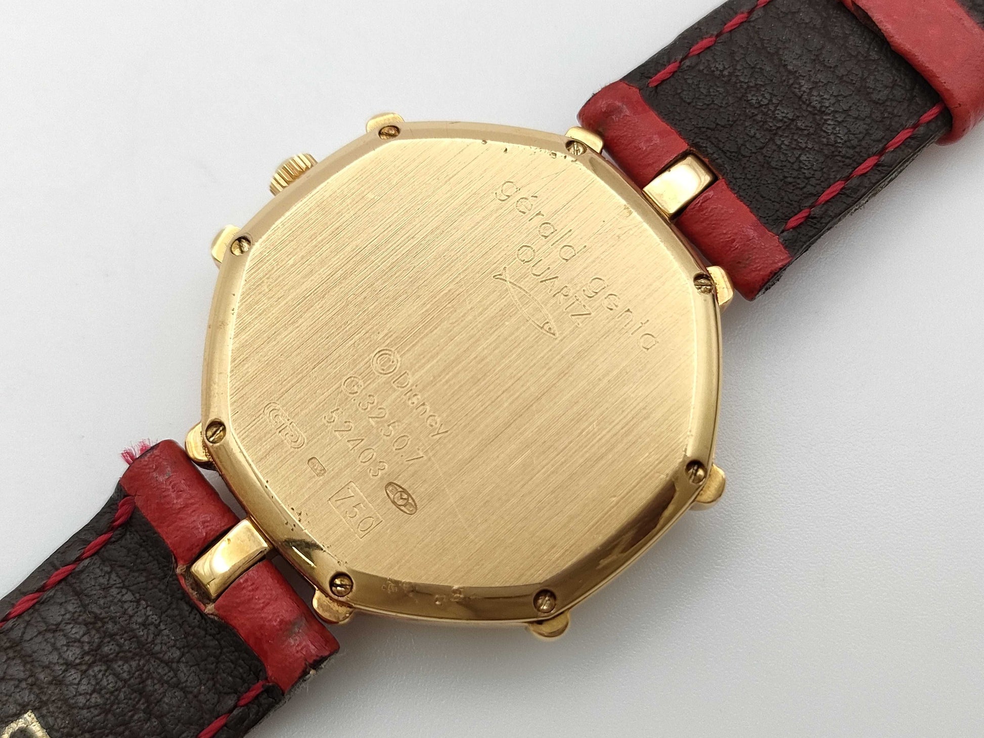 Gerald Genta Retro Fantasy G3250.7 52403 Quartz Shell Dial 18K Gold Women's Watch