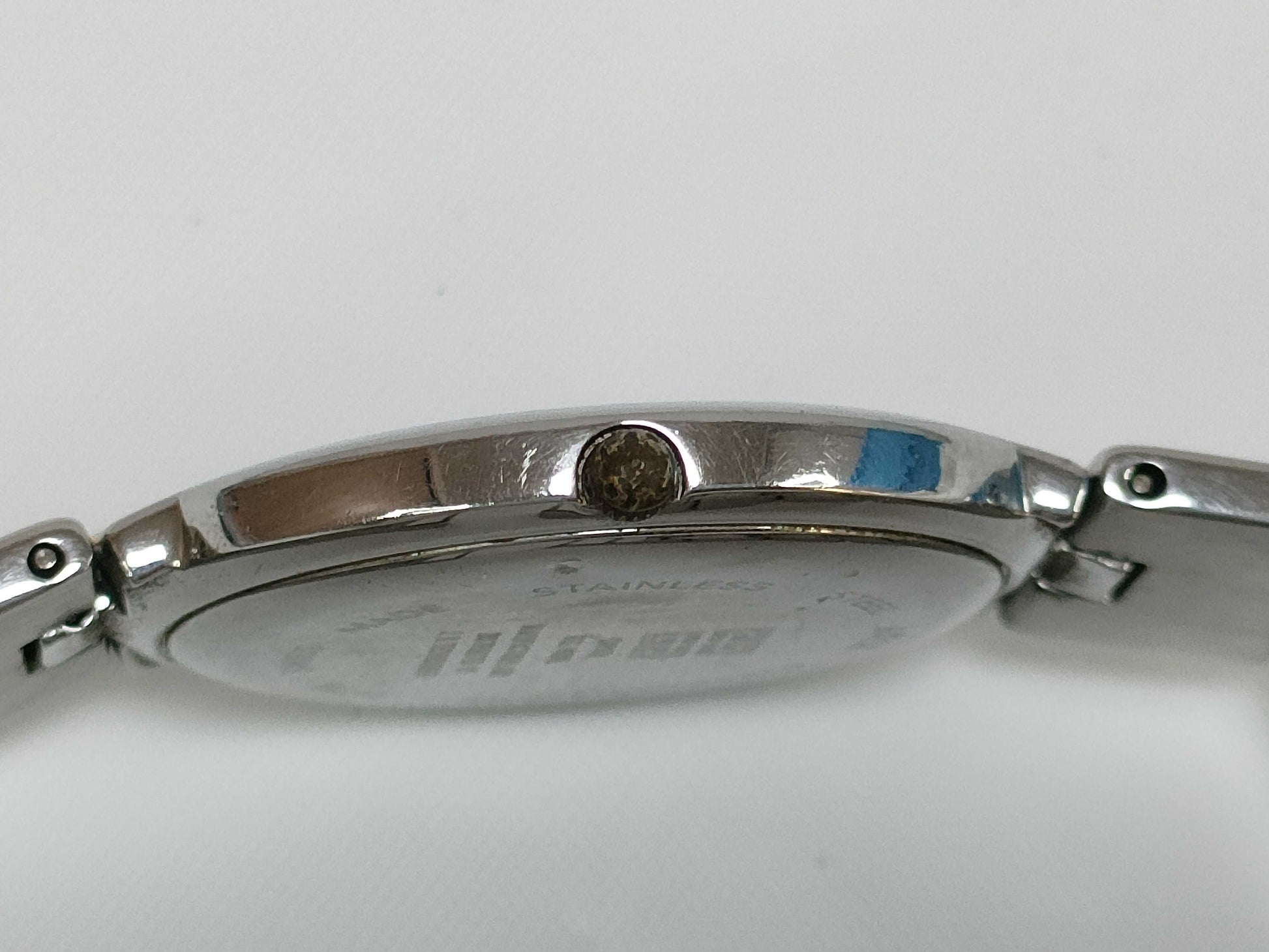 GIVENCHY Quartz 3ATM Men's Watch, Buckle Broken, Not Working
