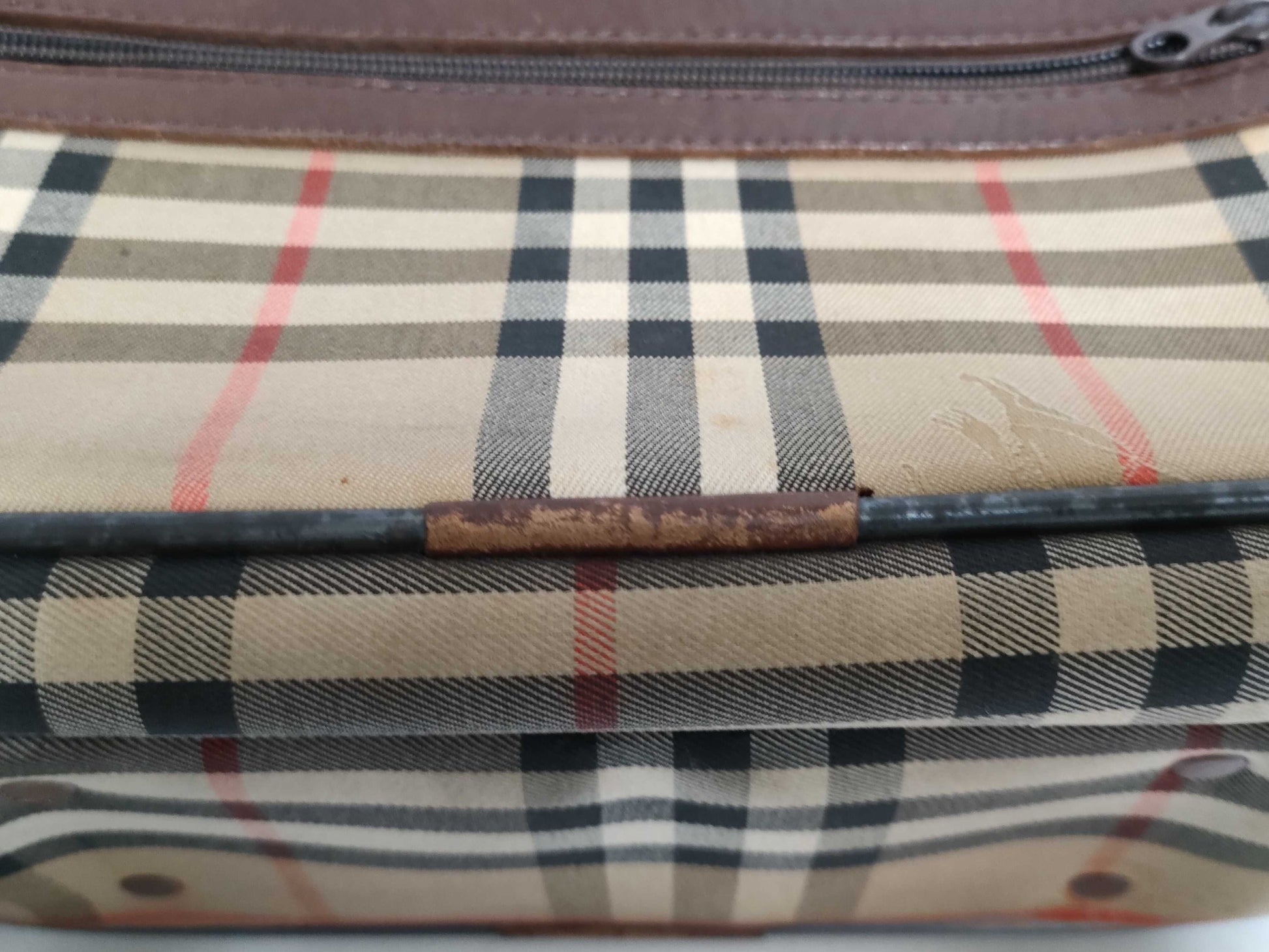 BURBERRY Nova Check Shoulder Bag with Pen Marks *1 / COACH Nylon Handbag *1 / 2-Piece Set Shoulder Bag