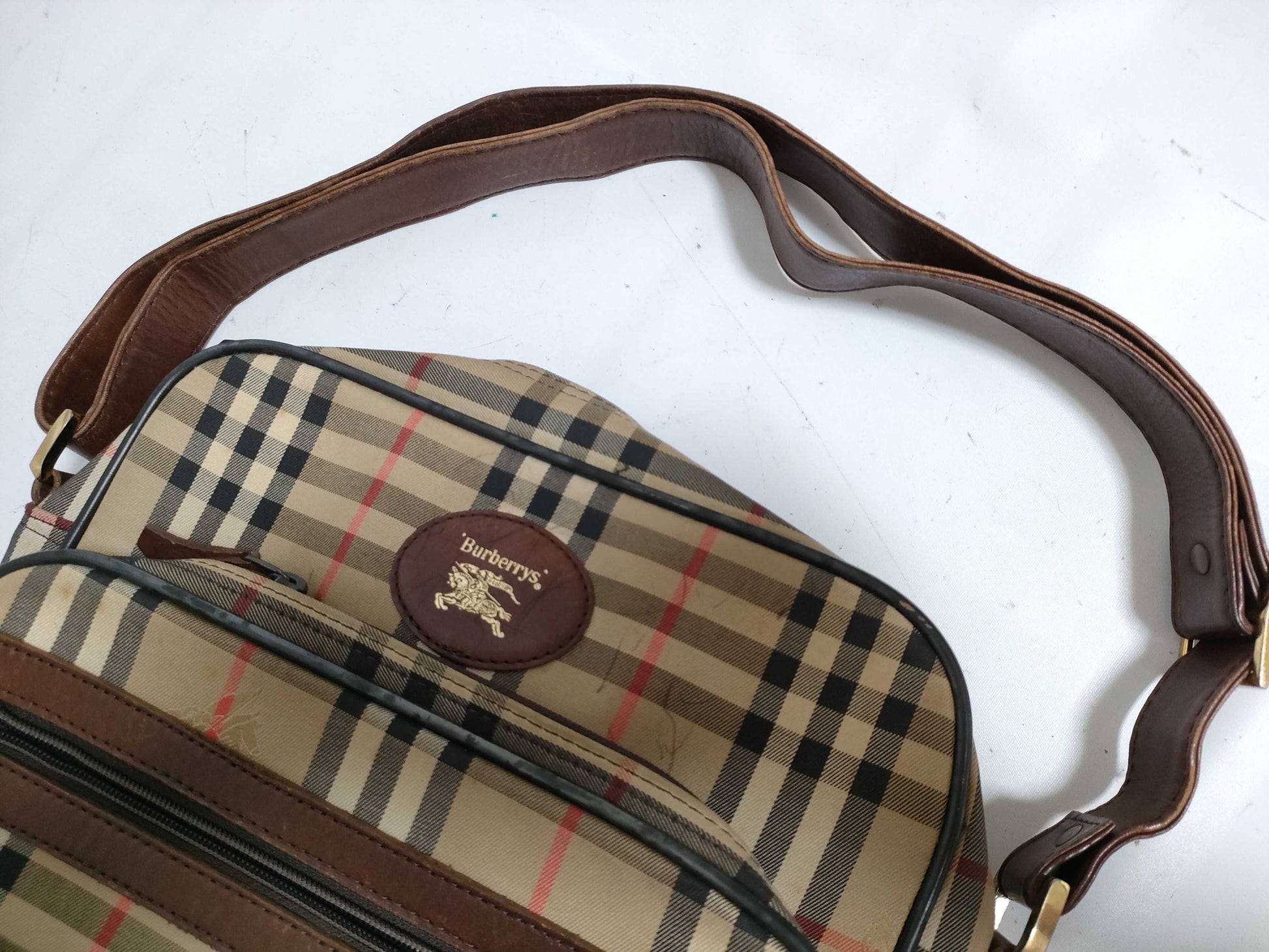 BURBERRY Nova Check Shoulder Bag with Pen Marks *1 / COACH Nylon Handbag *1 / 2-Piece Set Shoulder Bag