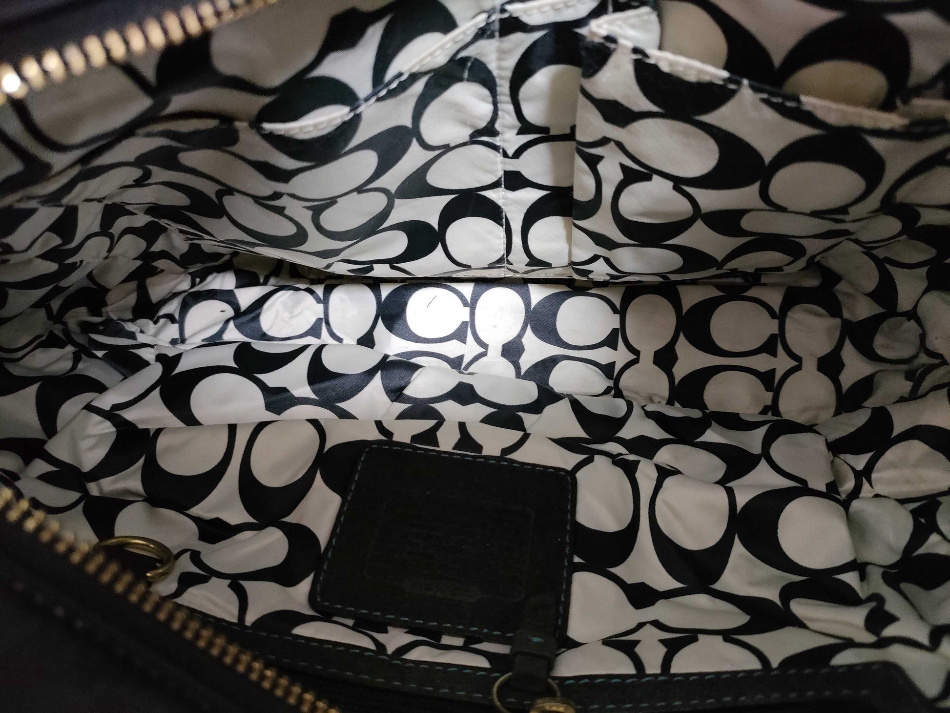 BURBERRY Nova Check Shoulder Bag with Pen Marks *1 / COACH Nylon Handbag *1 / 2-Piece Set Shoulder Bag
