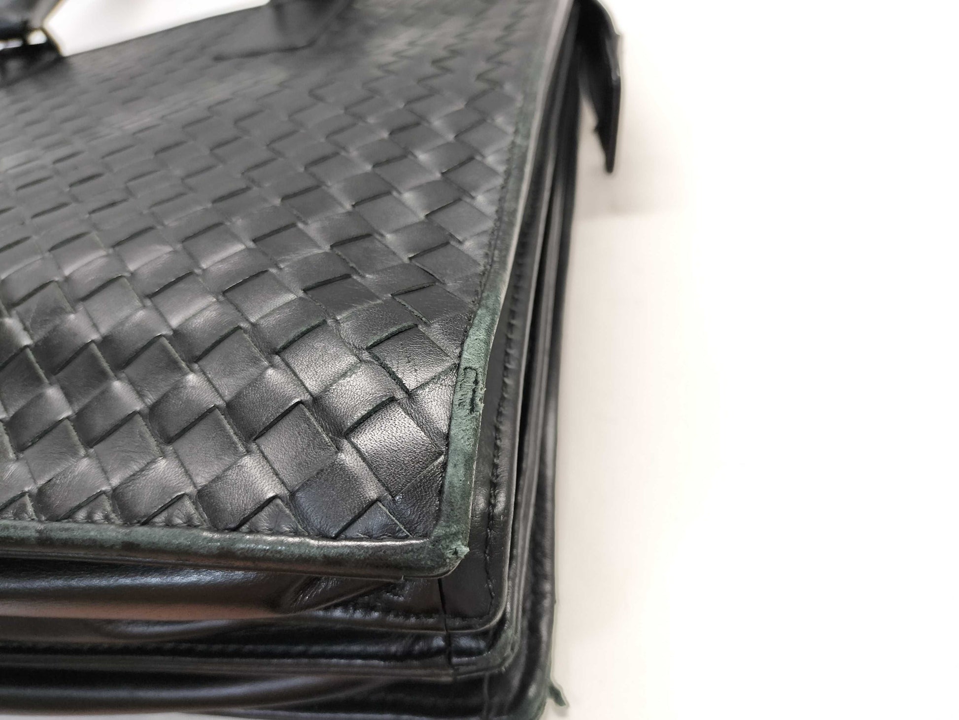 BOTTEGA VENETA Intrecciato Business Bag/Black/Slightly Used/Corner Torn Business Bag