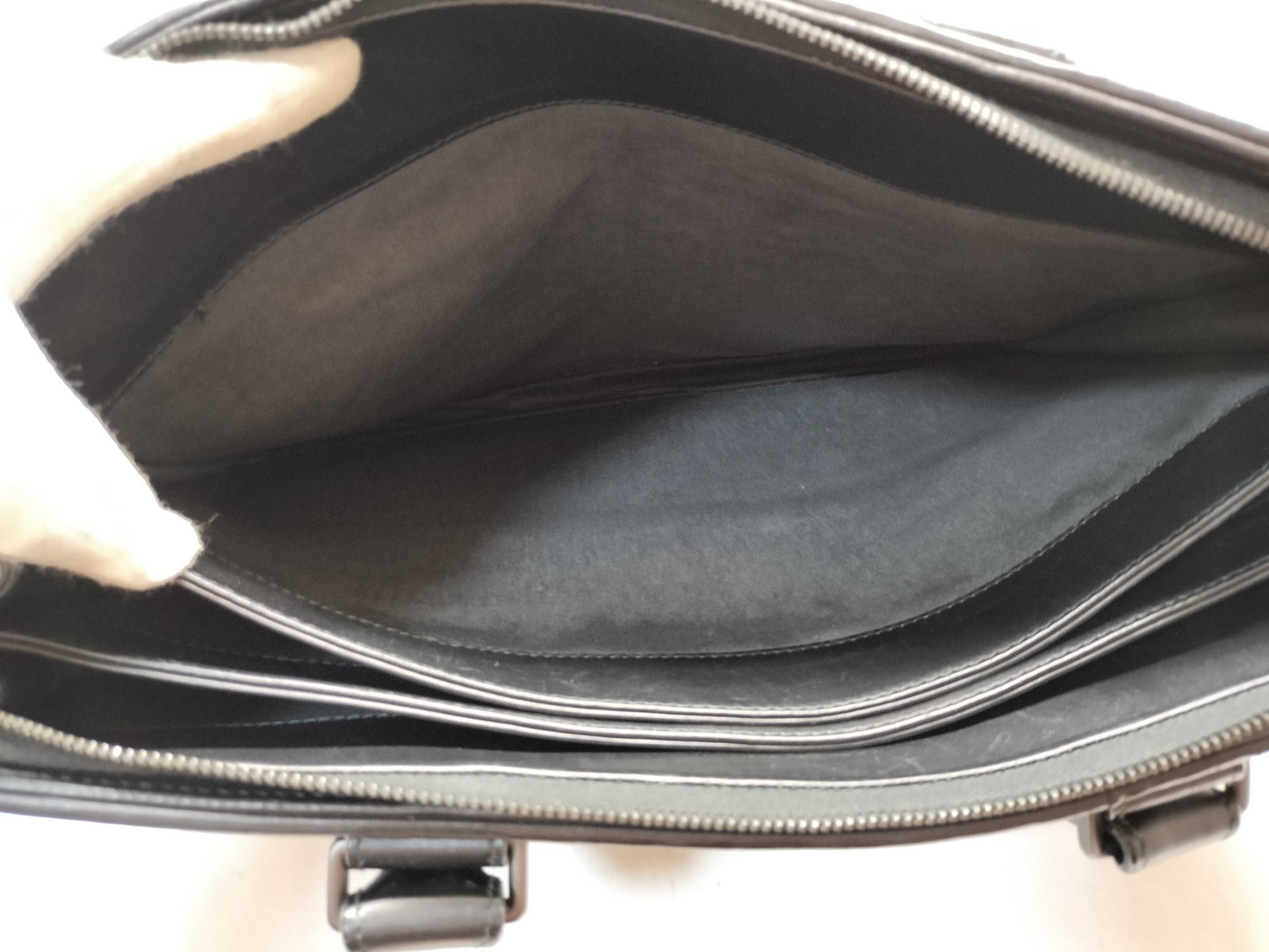 BOTTEGA VENETA Intrecciato Business Bag/Black/Slightly Used/Corner Torn Business Bag