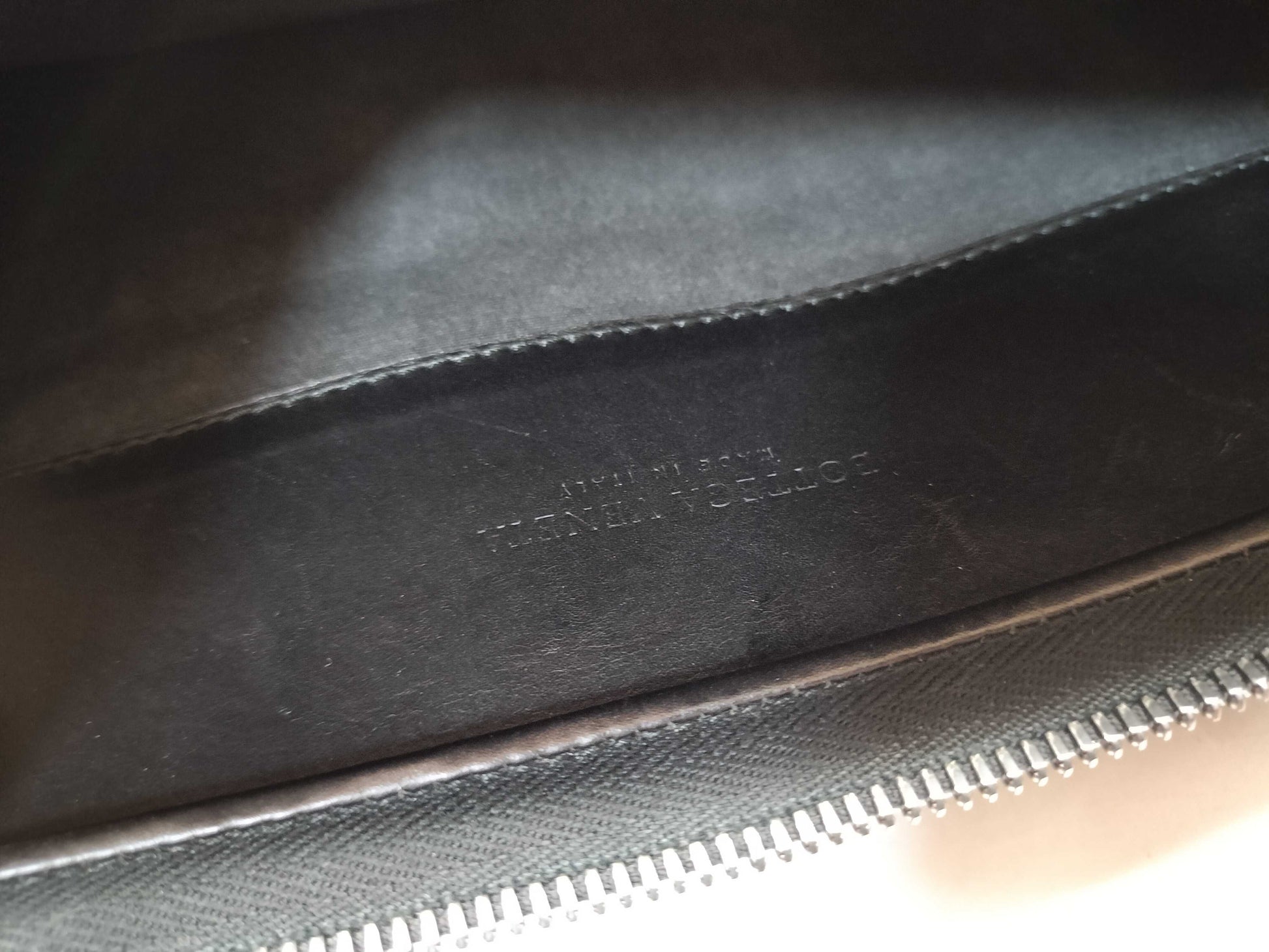 BOTTEGA VENETA Intrecciato Business Bag/Black/Slightly Used/Corner Torn Business Bag