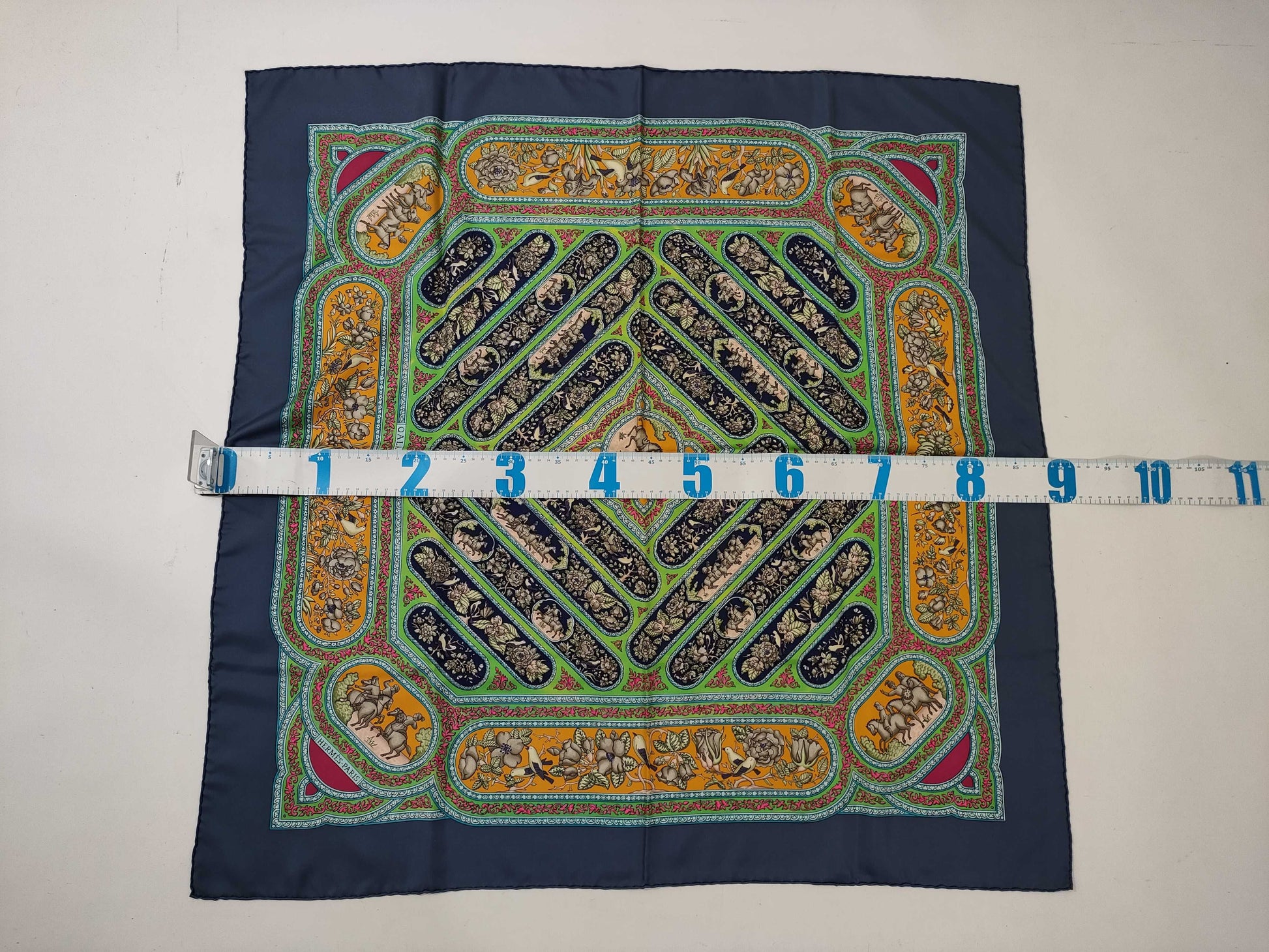 HERMES Carre 90 Scarf