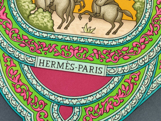 HERMES Carre 90 Scarf