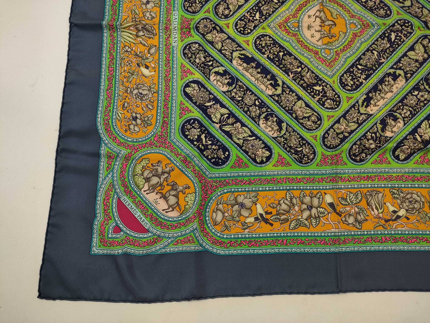 HERMES Carre 90 Scarf