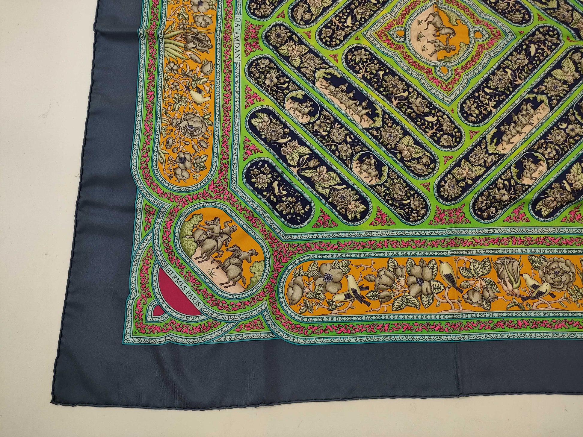HERMES Carre 90 Scarf