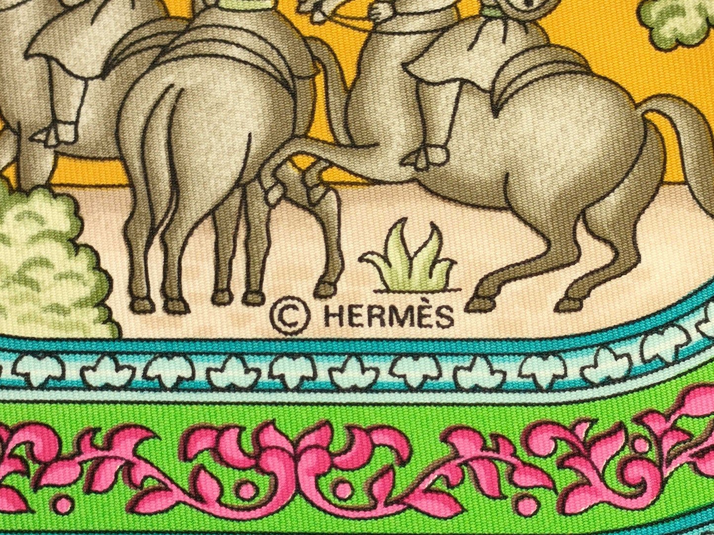 HERMES Carre 90 Scarf