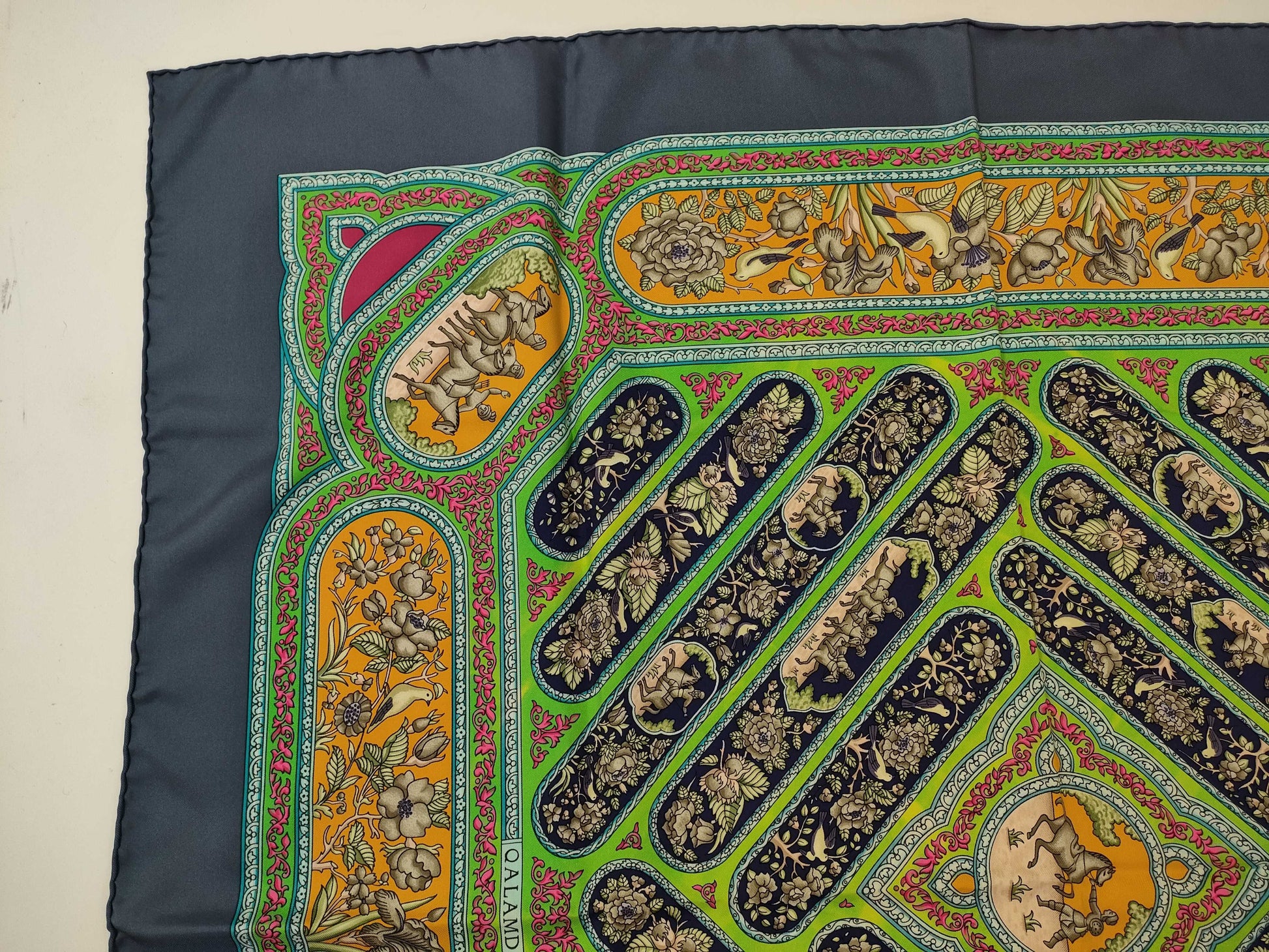 HERMES Carre 90 Scarf
