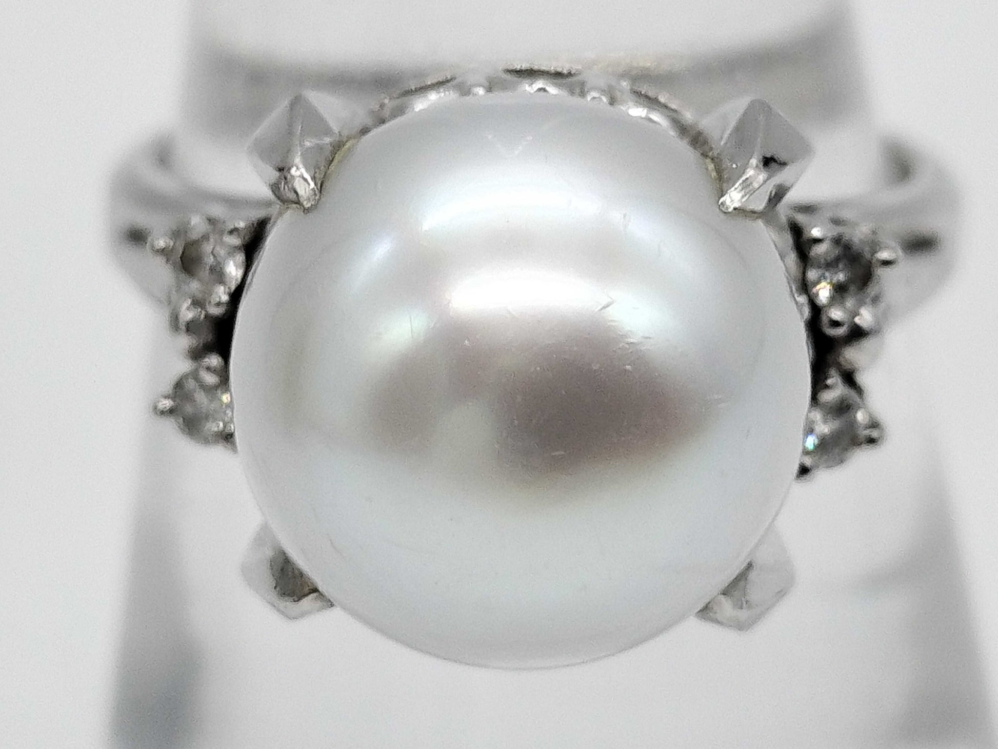 Pearl, diameter approximately 11.2mm, diamond, Pt900, 8.3g, ring 