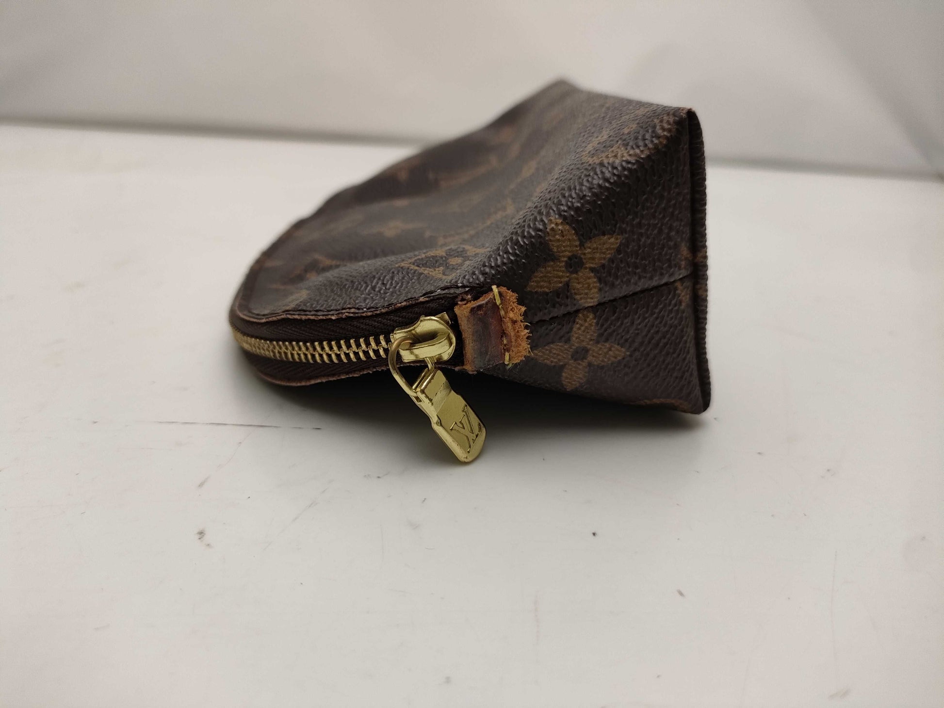 LOUIS VUITTON Monogram M47515 Pouch Pouch
