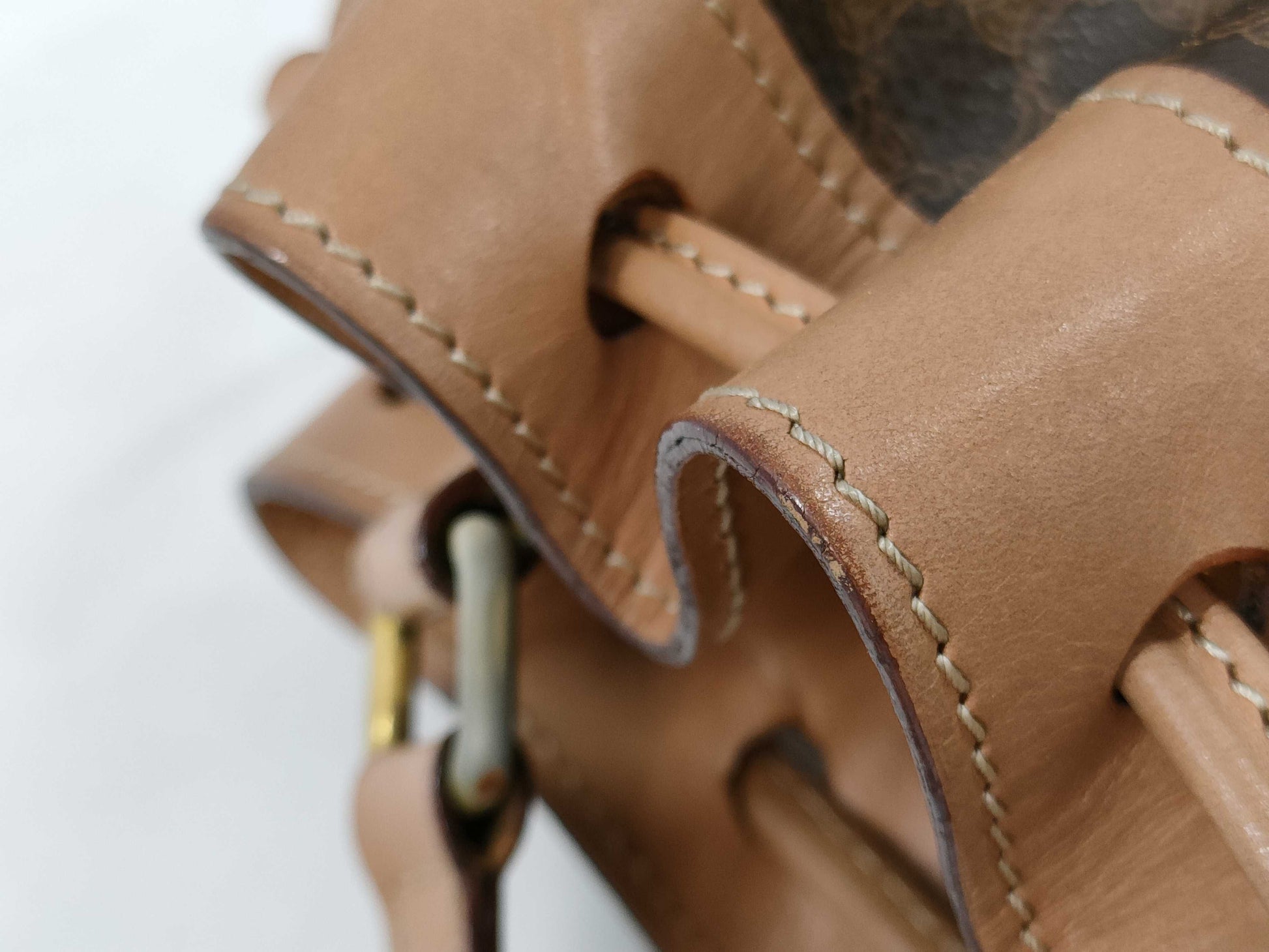 CELINE Drawstring Shoulder Bag with Pouch
