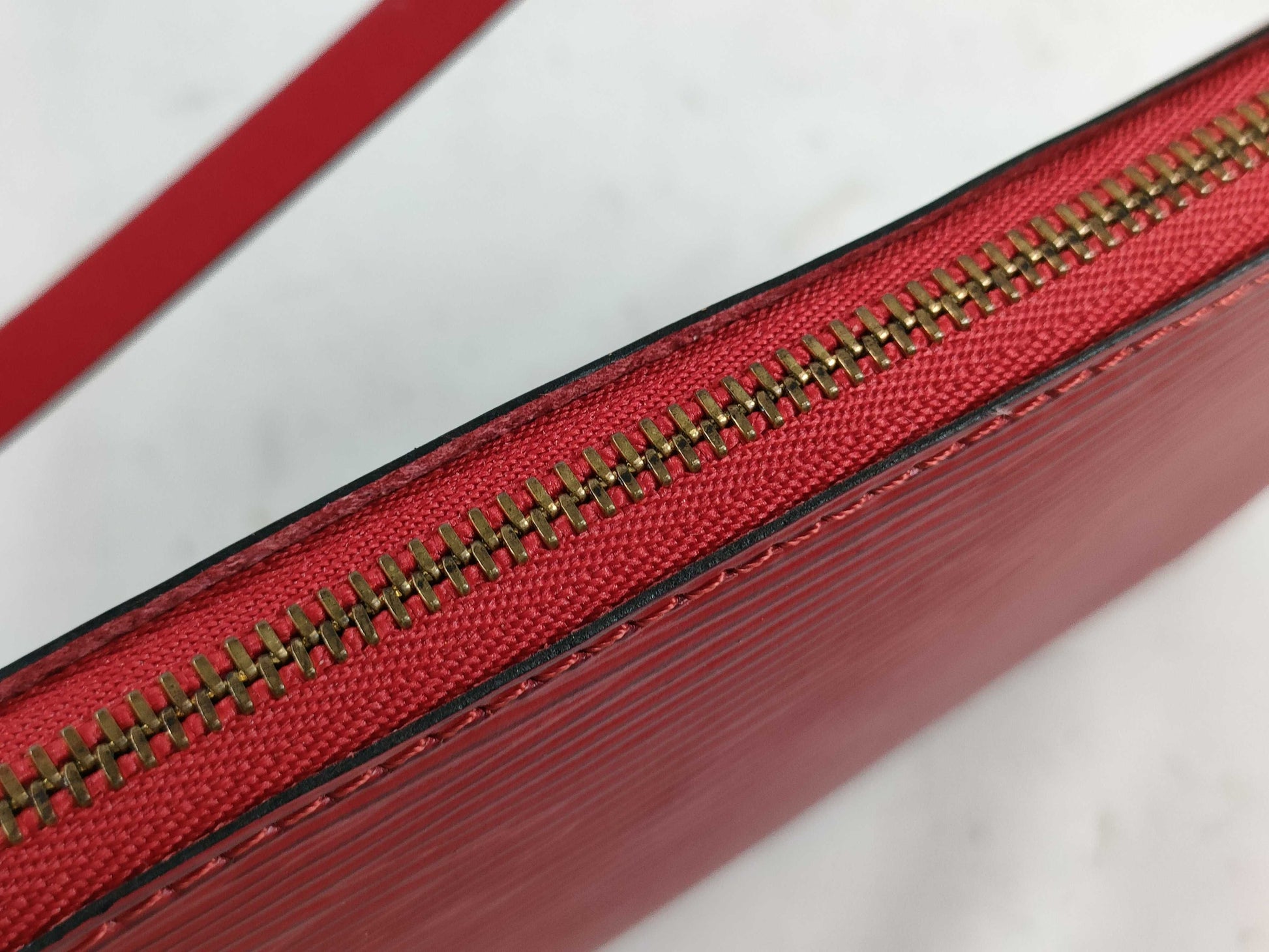 LOUIS VUITTON M52947 Epi Accessoires Handbag