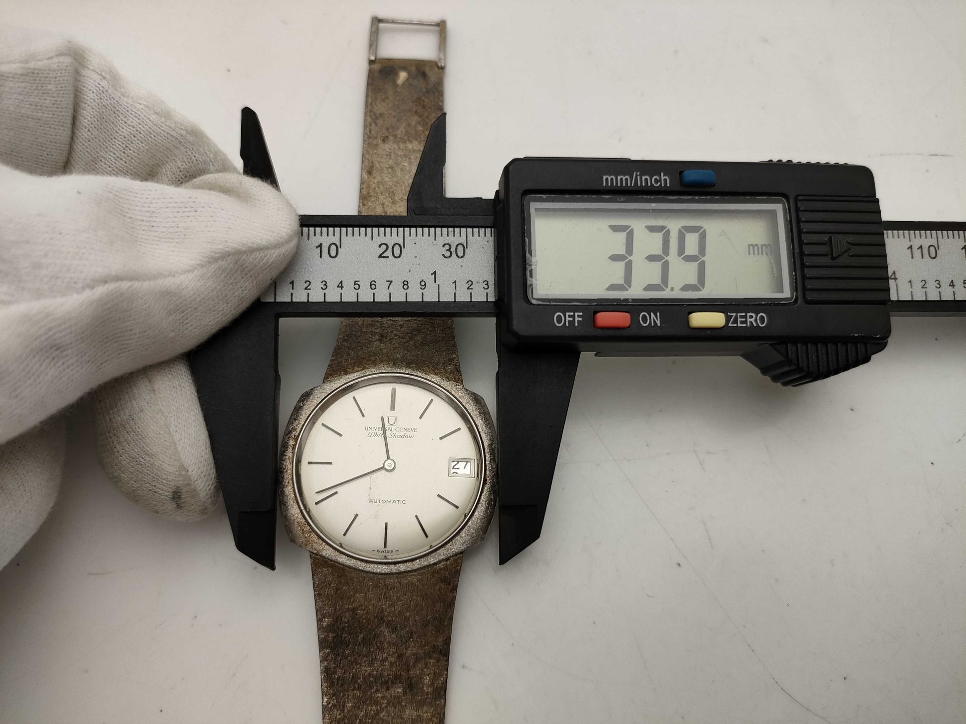 UNIVERSAL GENEVE White Shadow Boys' Watch